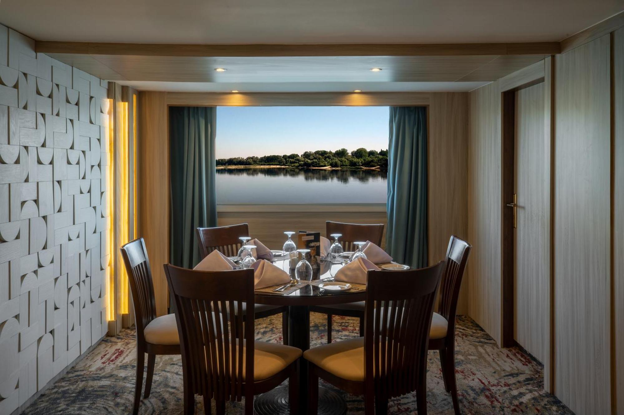Renaissance Nile Cruise - Every Saturday From Luxor To Aswan For 4 Nights , And Every Wednesday From Aswan To Luxor For 3 Nights Luaran gambar